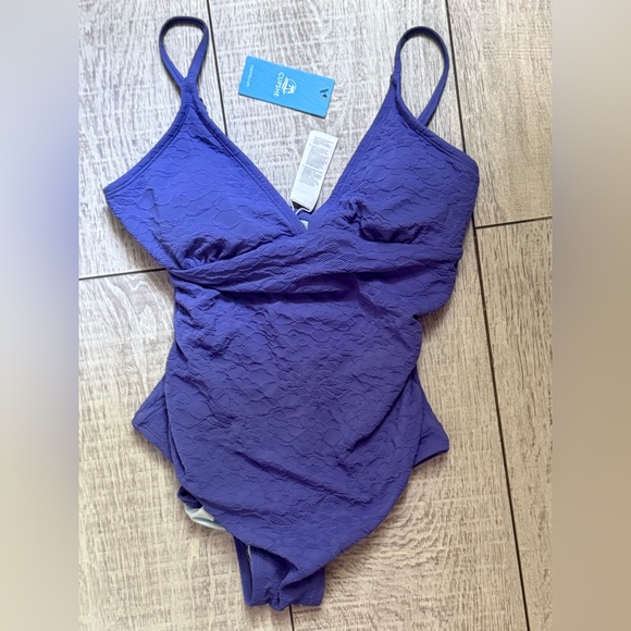 Cupshe Women's One Piece Swimsuit - Picture 2 of 4